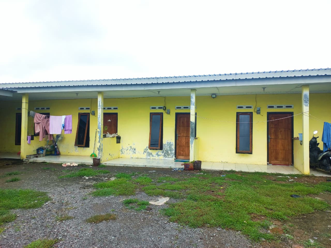 Kos Kuning dua Putri